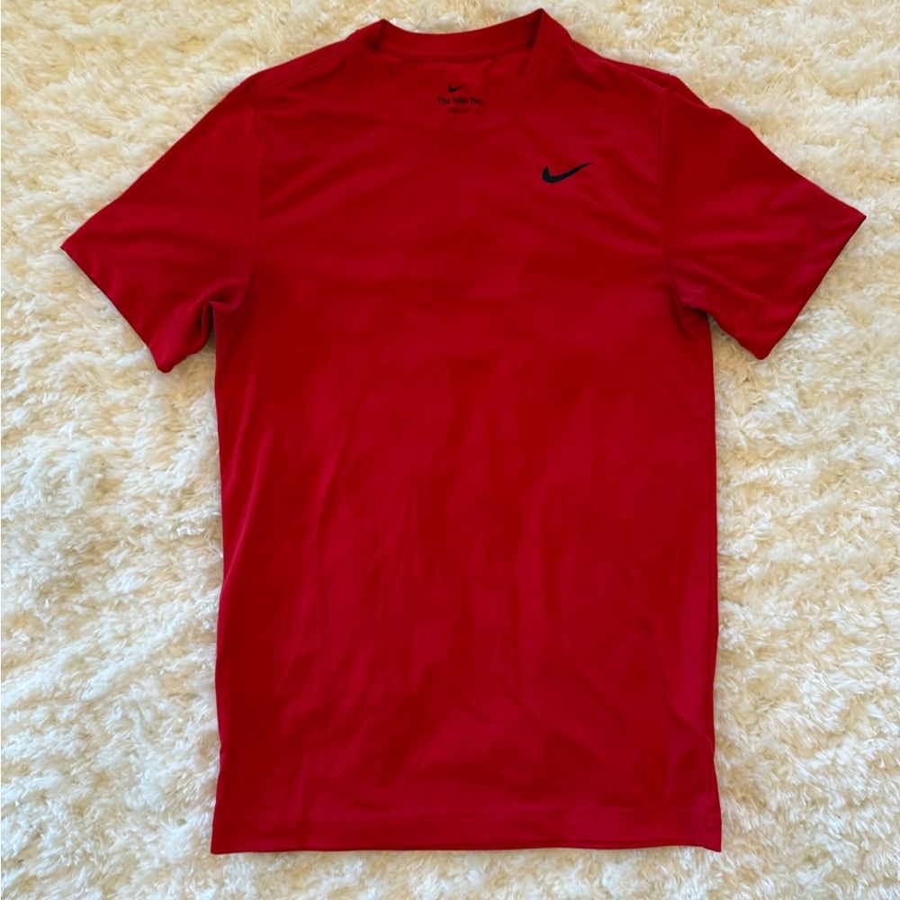 🎯3 for $15 🎯Red Nike Athletic shirt men’s size small